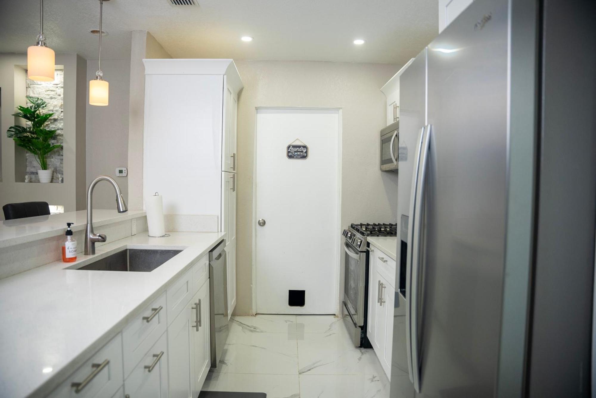 Stunning Modern Home In Tampa With Pool - Just 5 Minutes From Airport! Экстерьер фото