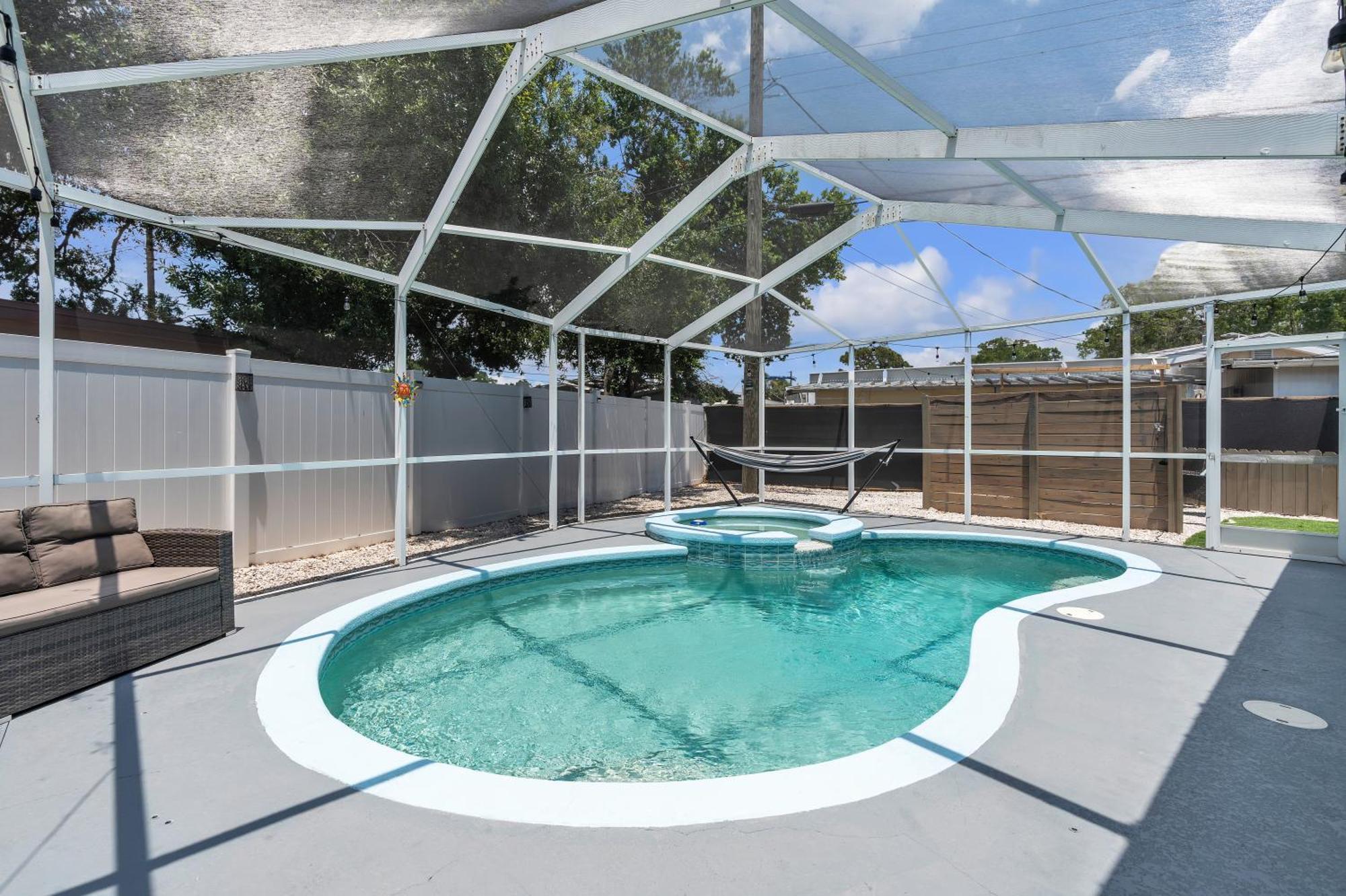 Stunning Modern Home In Tampa With Pool - Just 5 Minutes From Airport! Экстерьер фото