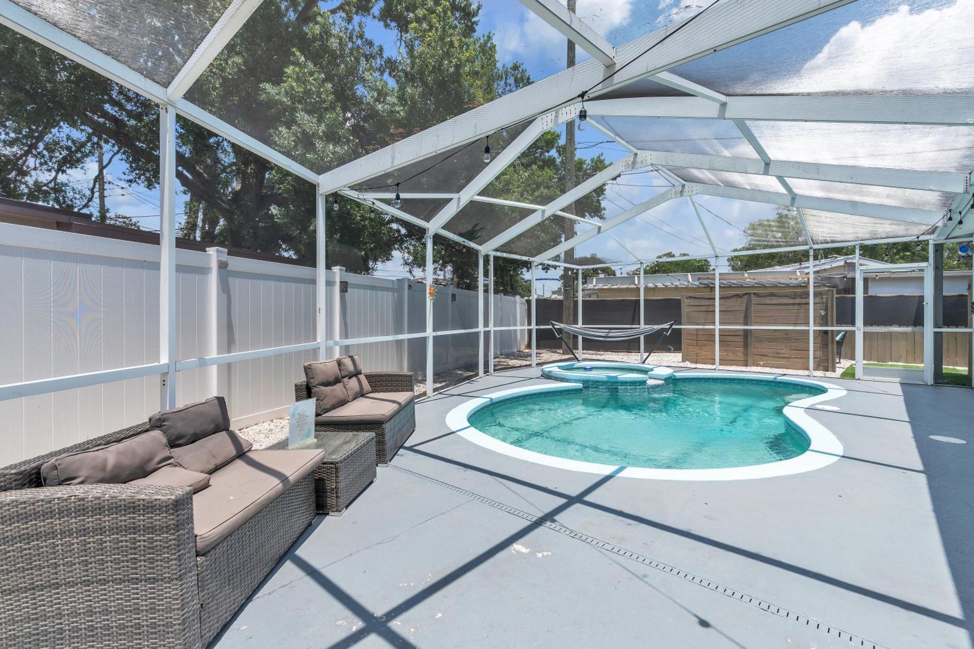 Stunning Modern Home In Tampa With Pool - Just 5 Minutes From Airport! Экстерьер фото